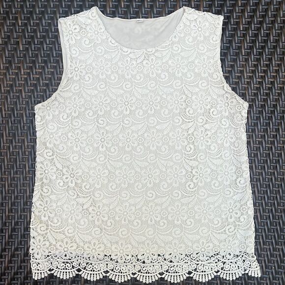 UNIQLO LACE SLEEVELESS TOP SMALL - Picture 11 of 14